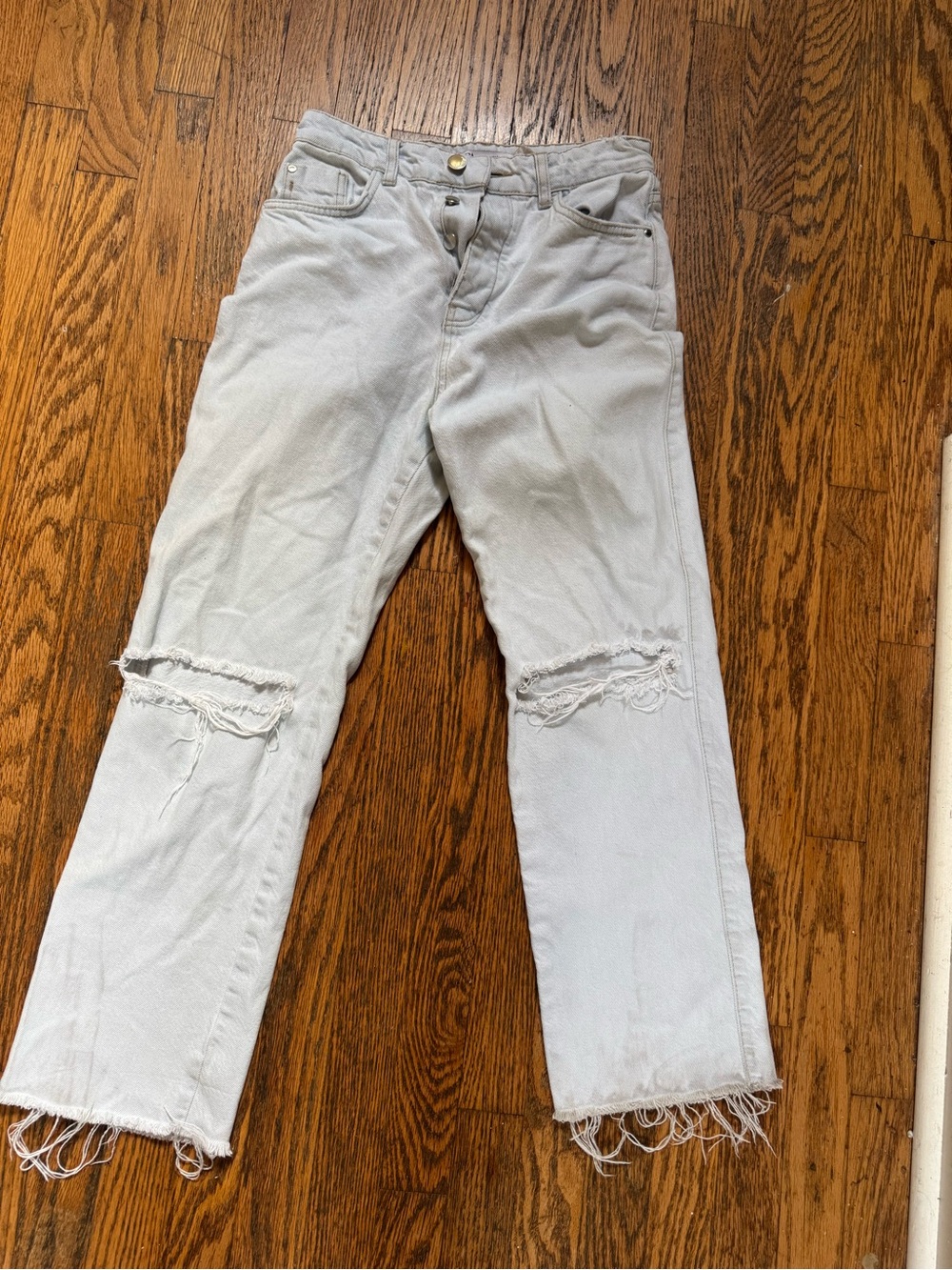 Zara Light Gray Distressed Straight-Leg Jeans size 4